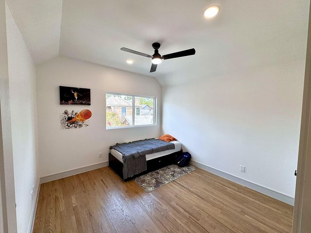 9822 Oak Point Drive, Houston, TX 77055
