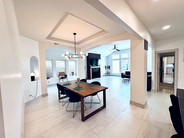 9822 Oak Point Drive, Houston, TX 77055