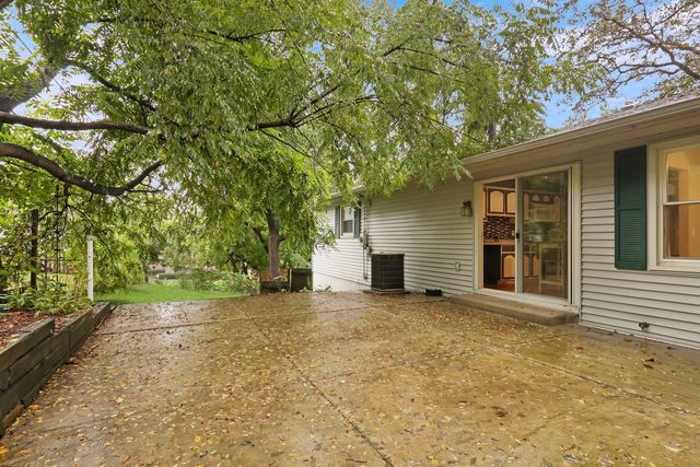 35063 N Sheridan Drive, Ingleside, IL 60041
