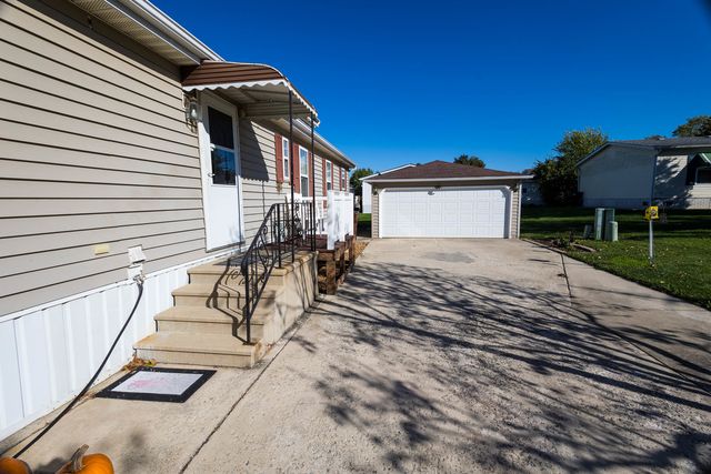 22727 S Butler Lane, Frankfort, IL 60423