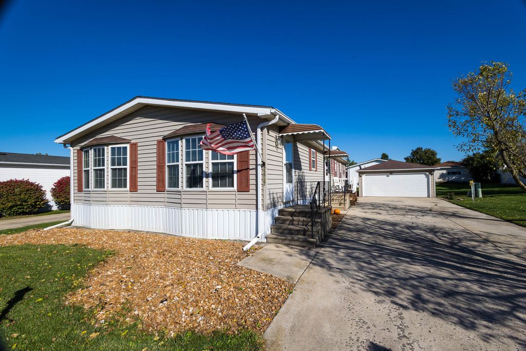 22727 S Butler Lane, Frankfort, IL 60423