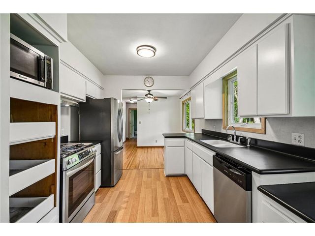 15606 Minnetonka Boulevard, Minnetonka, MN 55345