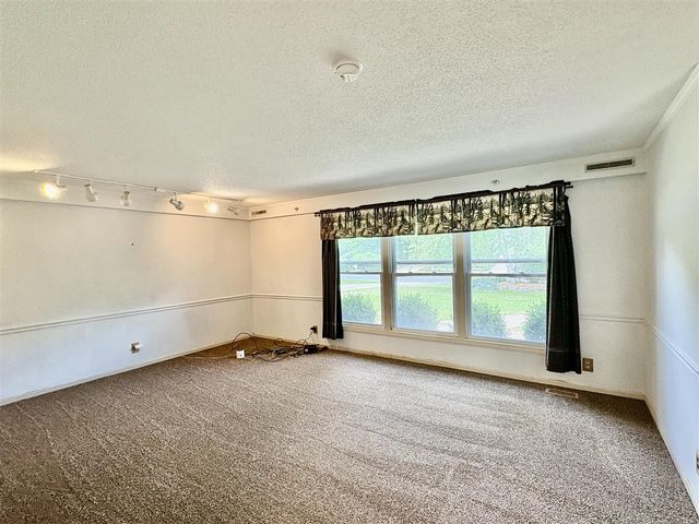 9065 Nature Way, Kalamazoo, MI 49009