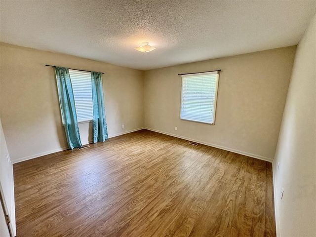 9065 Nature Way, Kalamazoo, MI 49009