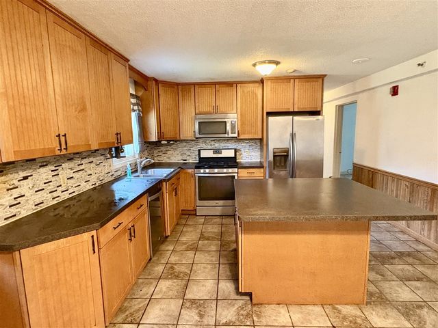 9065 Nature Way, Kalamazoo, MI 49009