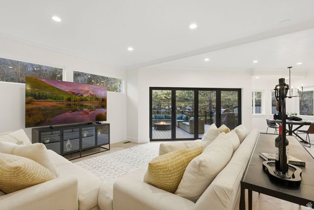 35 E LONE HOLLOW DR, Sandy, UT 84092