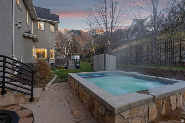 35 E LONE HOLLOW DR, Sandy, UT 84092