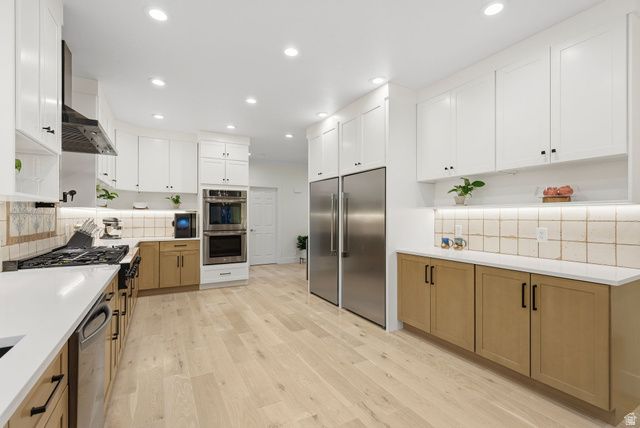 35 E LONE HOLLOW DR, Sandy, UT 84092