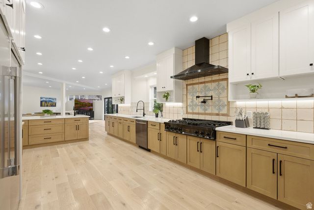 35 E LONE HOLLOW DR, Sandy, UT 84092