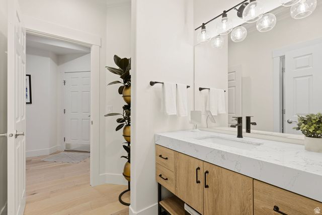 35 E LONE HOLLOW DR, Sandy, UT 84092