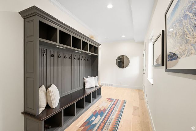 35 E LONE HOLLOW DR, Sandy, UT 84092