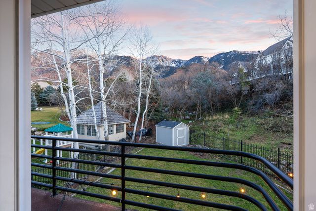 35 E LONE HOLLOW DR, Sandy, UT 84092