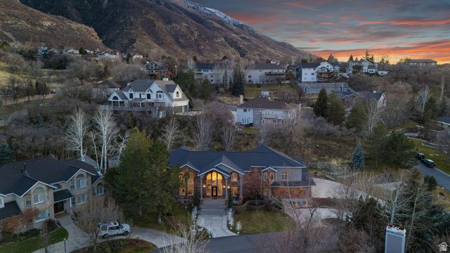 35 E LONE HOLLOW DR, Sandy, UT 84092