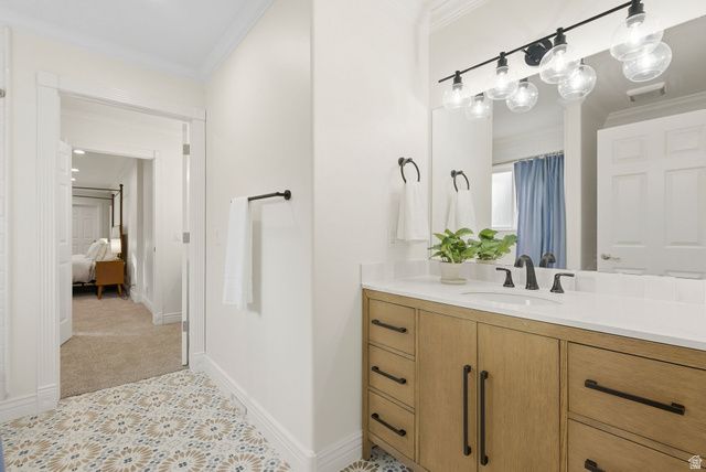 35 E LONE HOLLOW DR, Sandy, UT 84092