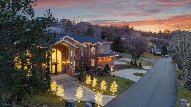 35 E LONE HOLLOW DR, Sandy, UT 84092