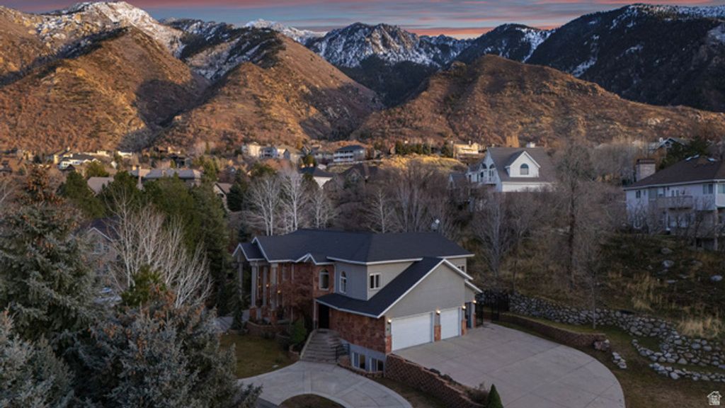 35 E LONE HOLLOW DR, Sandy, UT 84092