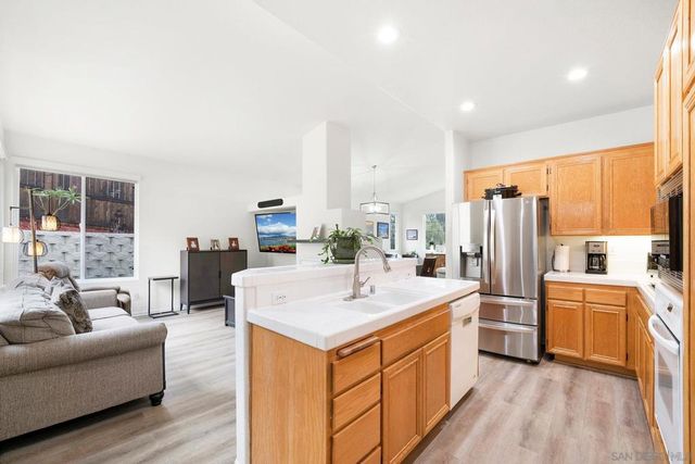 1425 Knoll Park Gln, Escondido, CA 92029