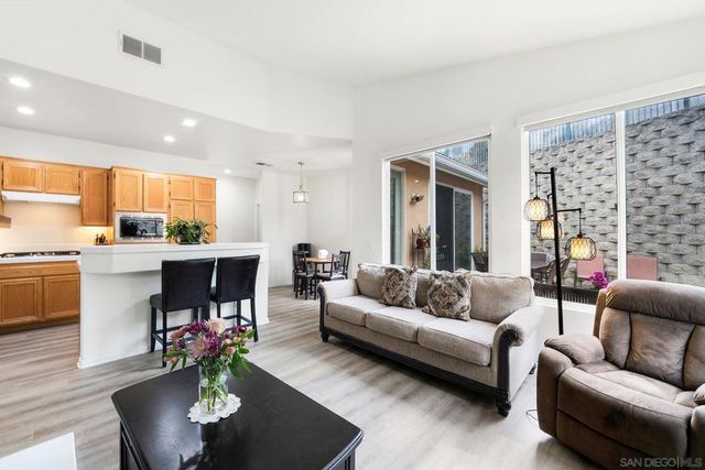 1425 Knoll Park Gln, Escondido, CA 92029