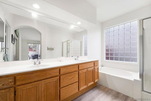 1425 Knoll Park Gln, Escondido, CA 92029