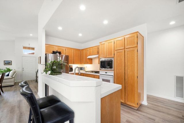 1425 Knoll Park Gln, Escondido, CA 92029