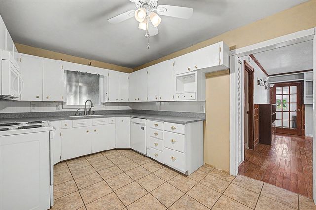 1114 S 4th Street, Rogers, AR 72756