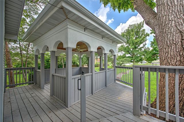 1114 S 4th Street, Rogers, AR 72756
