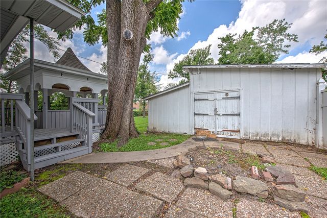 1114 S 4th Street, Rogers, AR 72756