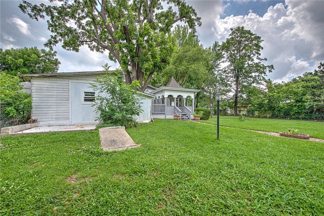1114 S 4th Street, Rogers, AR 72756