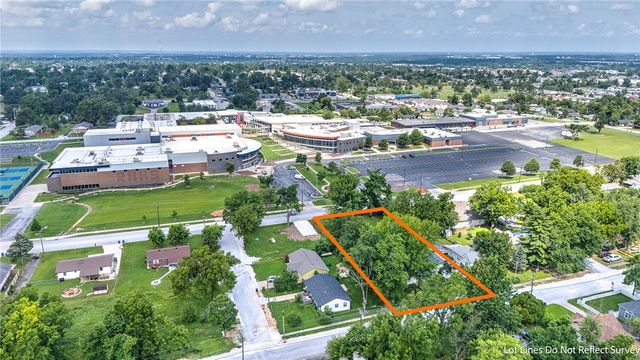 1114 S 4th Street, Rogers, AR 72756