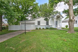 1114 S 4th Street, Rogers, AR 72756
