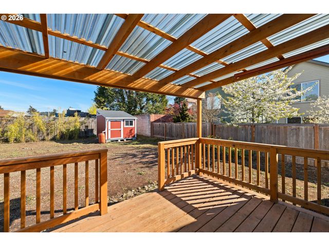 6915 Se RAYMOND Ct, Portland, OR 97206