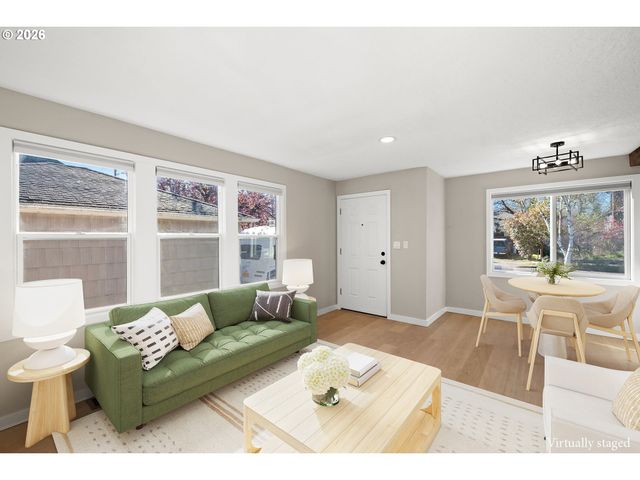 6915 Se RAYMOND Ct, Portland, OR 97206