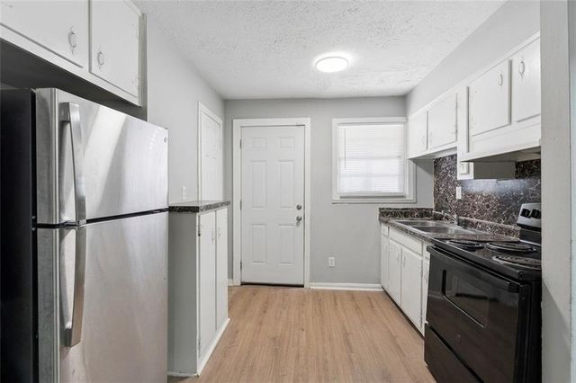 4855 College Street 11, Forest Park, GA 30297