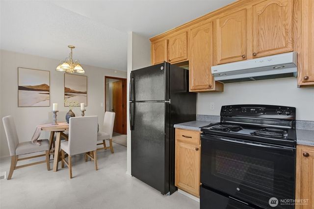 30211 10th Avenue S, Federal Way, WA 98003