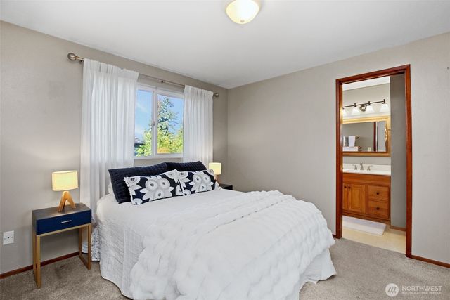 30211 10th Avenue S, Federal Way, WA 98003