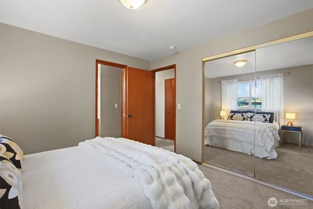 30211 10th Avenue S, Federal Way, WA 98003