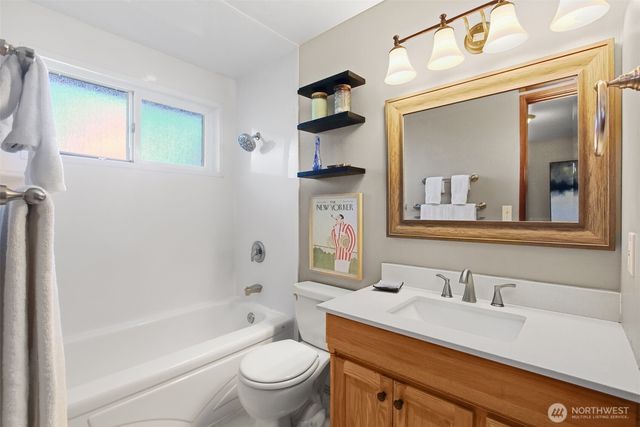 30211 10th Avenue S, Federal Way, WA 98003