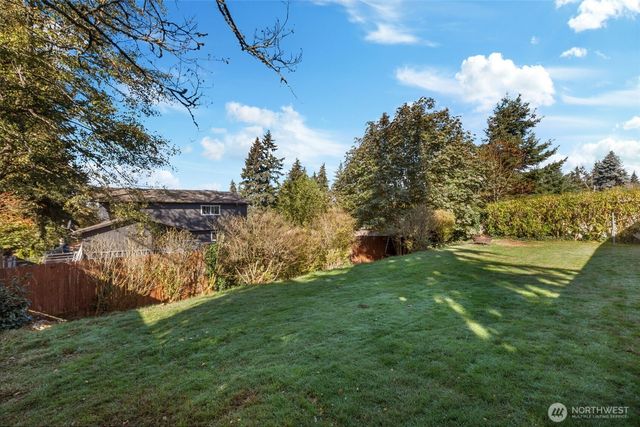 30211 10th Avenue S, Federal Way, WA 98003