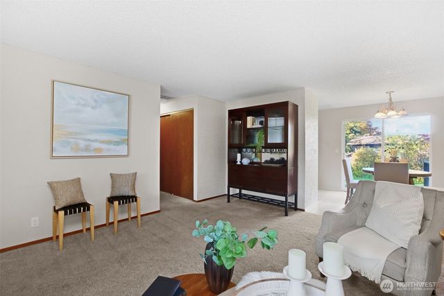 30211 10th Avenue S, Federal Way, WA 98003