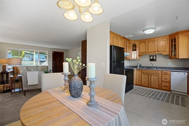 30211 10th Avenue S, Federal Way, WA 98003