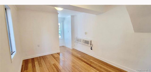 19 Poppy Avenue, Franklin Square, NY 11010