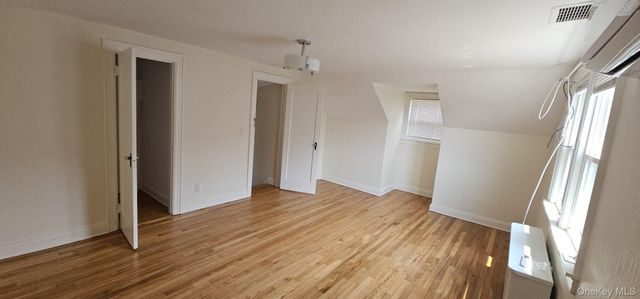 19 Poppy Avenue, Franklin Square, NY 11010