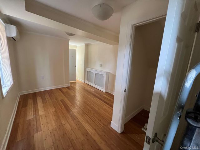 19 Poppy Avenue, Franklin Square, NY 11010