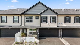 5157 Long Pointe Pass, Woodbury, MN 55129