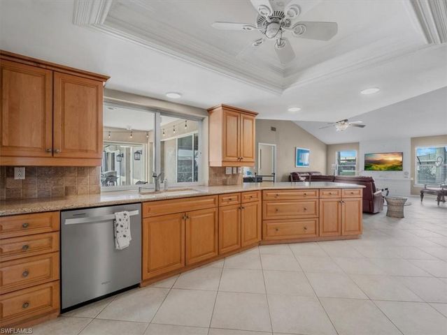 1704 Palaco Grande PKWY, Cape Coral, FL 33904