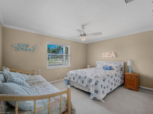 1704 Palaco Grande PKWY, Cape Coral, FL 33904