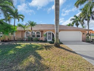 1704 Palaco Grande PKWY, Cape Coral, FL 33904