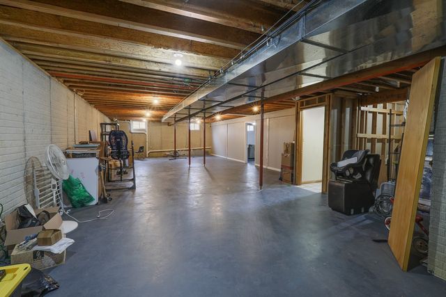 1023 Union Drive, Newton, IA 50208