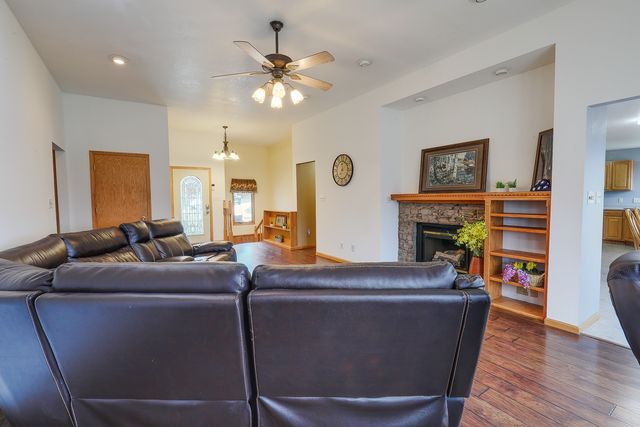 1023 Union Drive, Newton, IA 50208