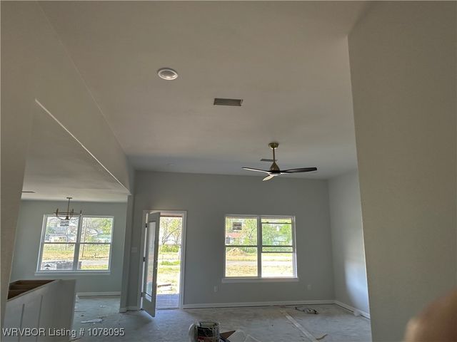 1100 Hunter Drive, Barling, AR 72923